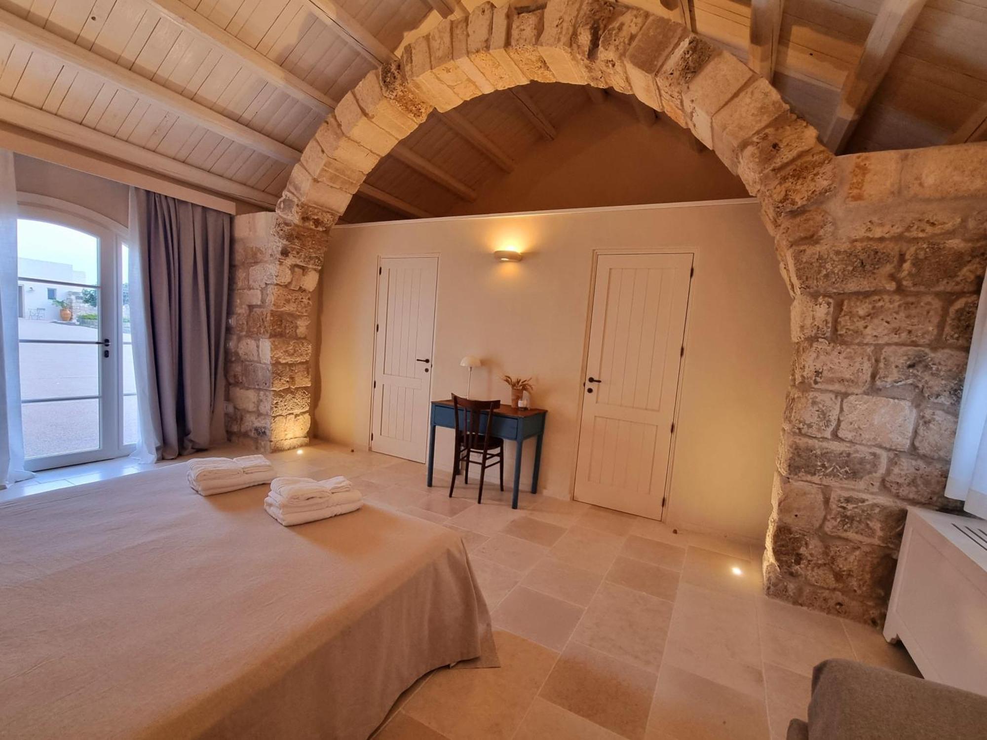 Masseria Vaccaro By Raro Villas - Self Check-In Brindisi Room photo